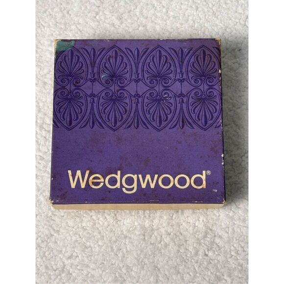 Wedgwood Blue Jasperware Clover Tray/Vintage in Original Box - Picture 11 of 16